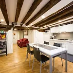 The Lion\'S House Apt5