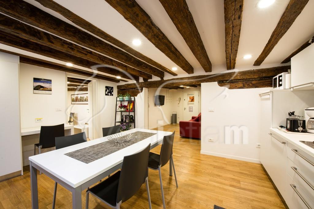 The Lion's House Apt5 *